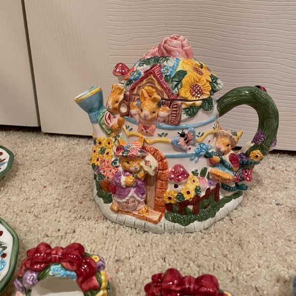 Springtime Ceramic Tea Set - Picture 5 of 11